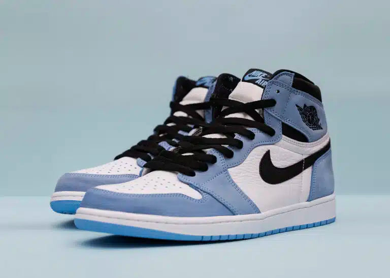 Air Jordan 1 Retro High OG "University Blue" sneakers (Men's)