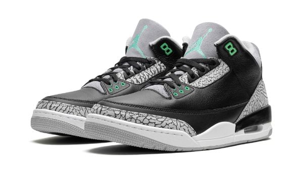 Air Jordan 3 Retro "Green Glow" sneakers (Women's)