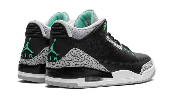 Air Jordan 3 Retro "Green Glow" sneakers (Women's)